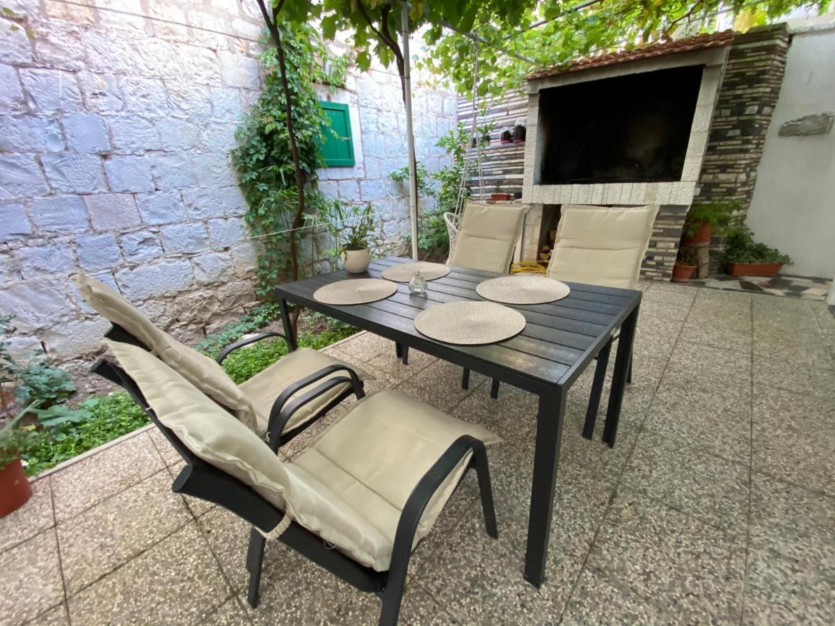 Apartment Stari Dvor Kaštela エクステリア 写真